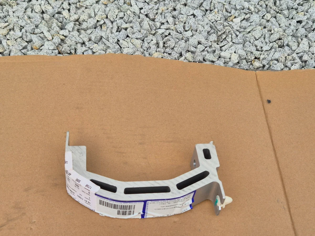 Support pour Polestar 2 Volvo XC40 31681596