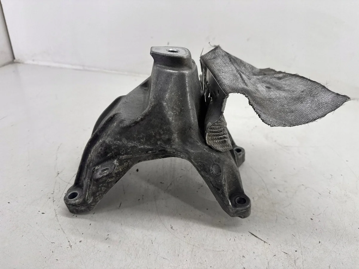 Porsche Macan 8K01993080H Supporto motore image 4