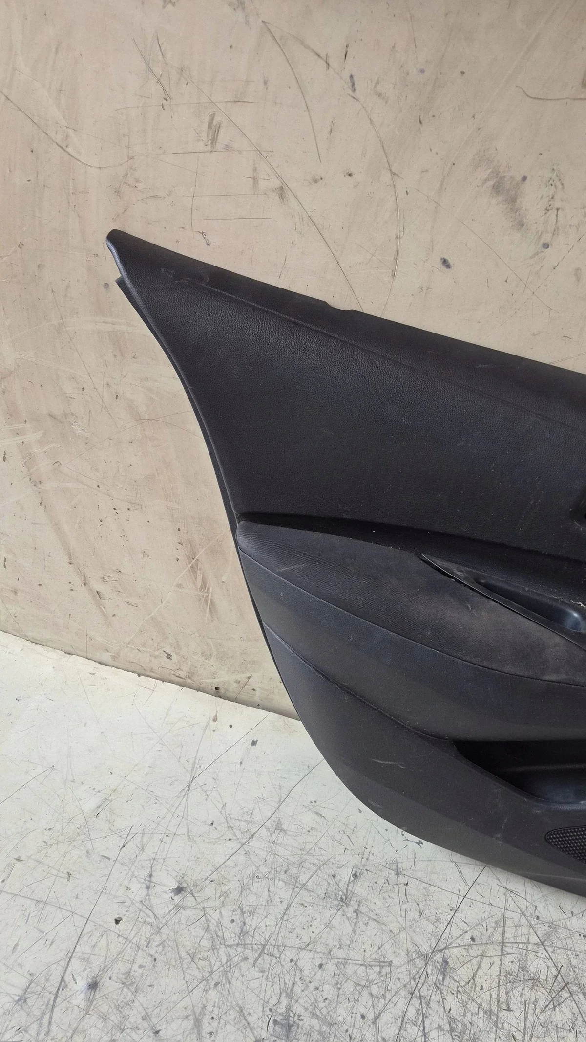 Türverkleidung hinten links Toyota Corolla E210 image 3