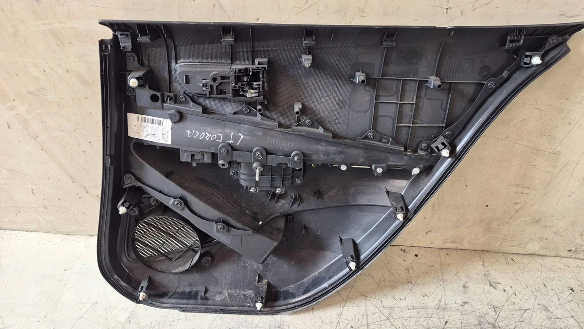 Türverkleidung hinten links Toyota Corolla E210 image 5