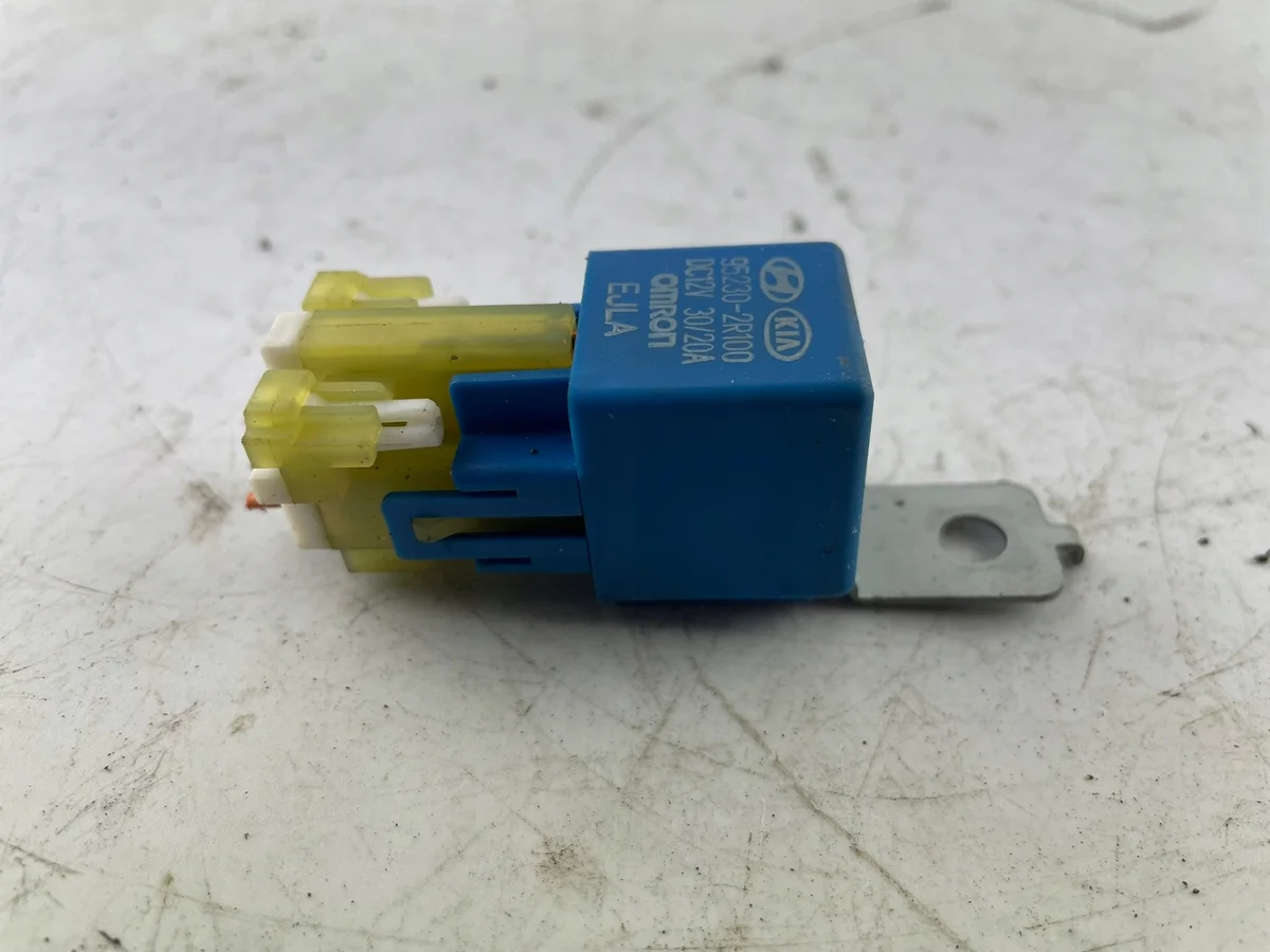 Relä 12V 20A 95230-2R100 Hyundai i30 FD