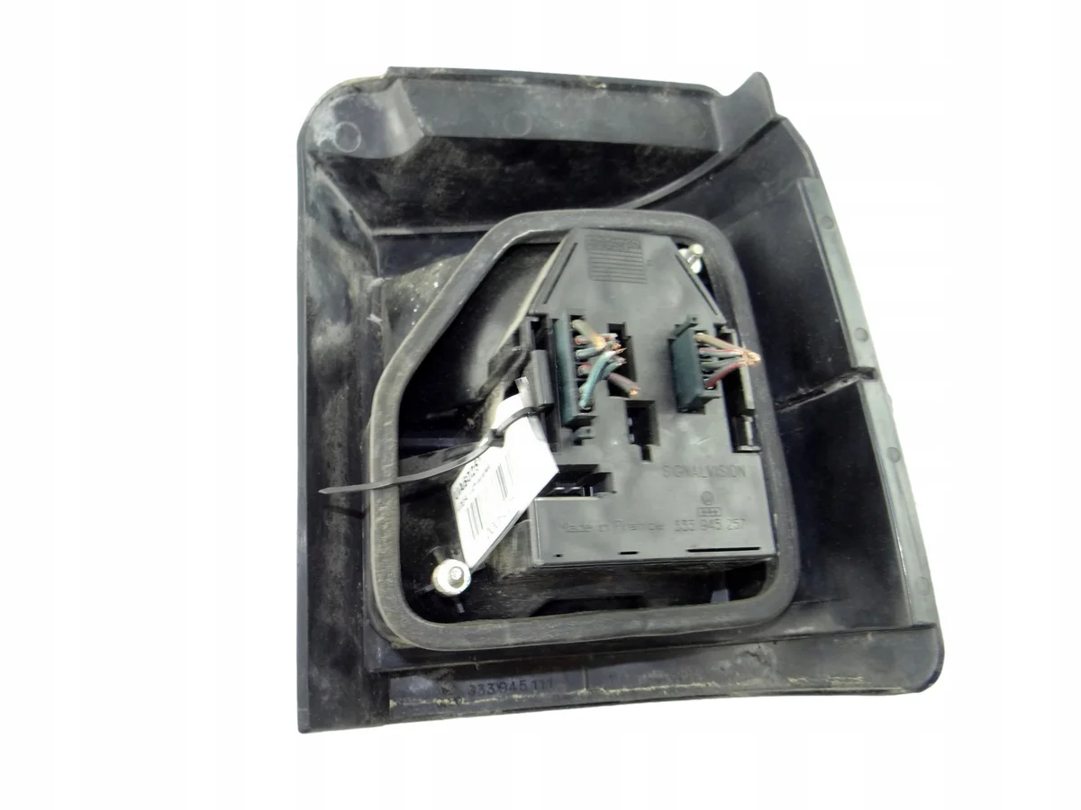 Feu arrière gauche VW Passat B3/B4 333945111 image 3
