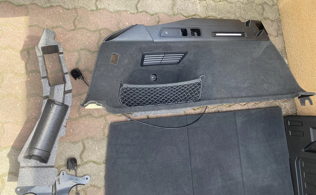 Audi A6 C8 Avant tavaratilan matto OEM 160011092026 image 3