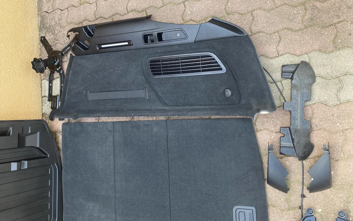 Audi A6 C8 Avant tavaratilan matto OEM 160011092026 image 4