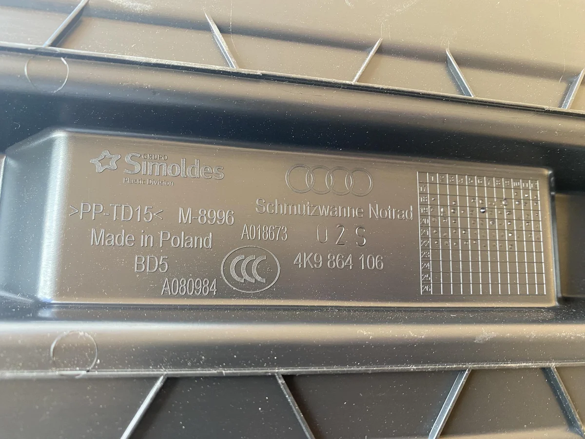 Audi A6 C8 Avant tavaratilan matto OEM 160011092026 image 6