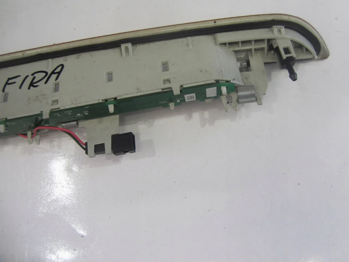 3ª Luz de Freio Opel Zafira C 21447001 image 9