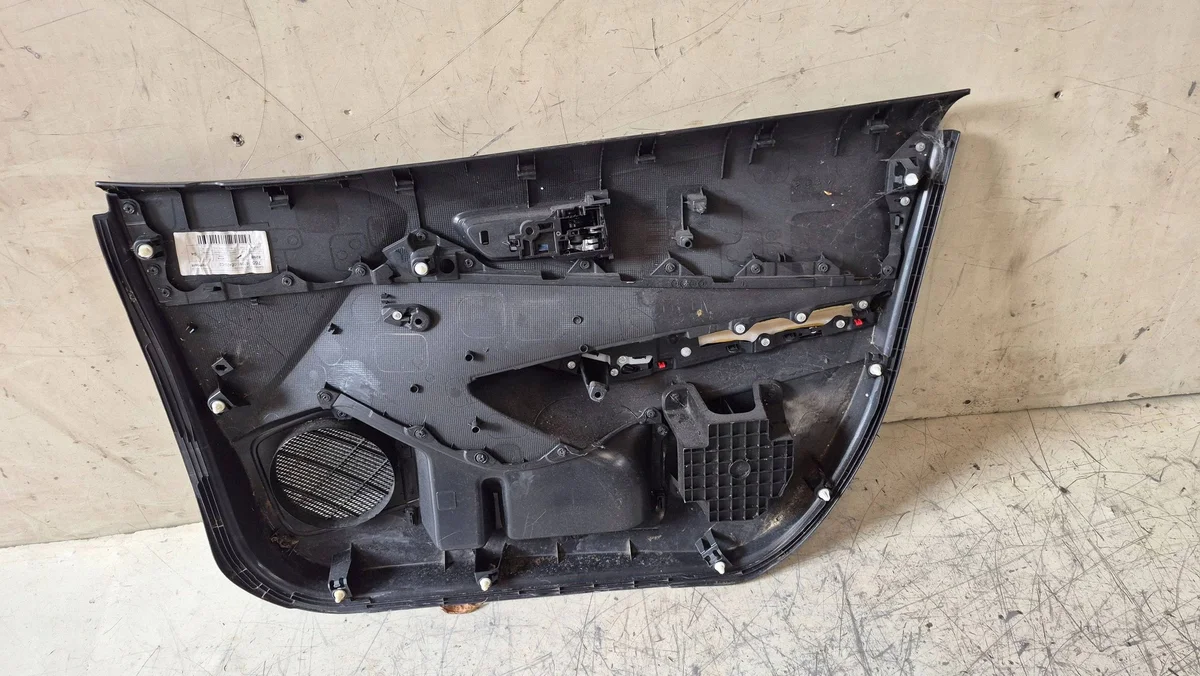Türverkleidung links vorne Toyota Corolla E210 image 5