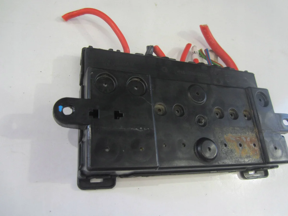 Klema Pirotécnica Range Rover L405 Usada image 7