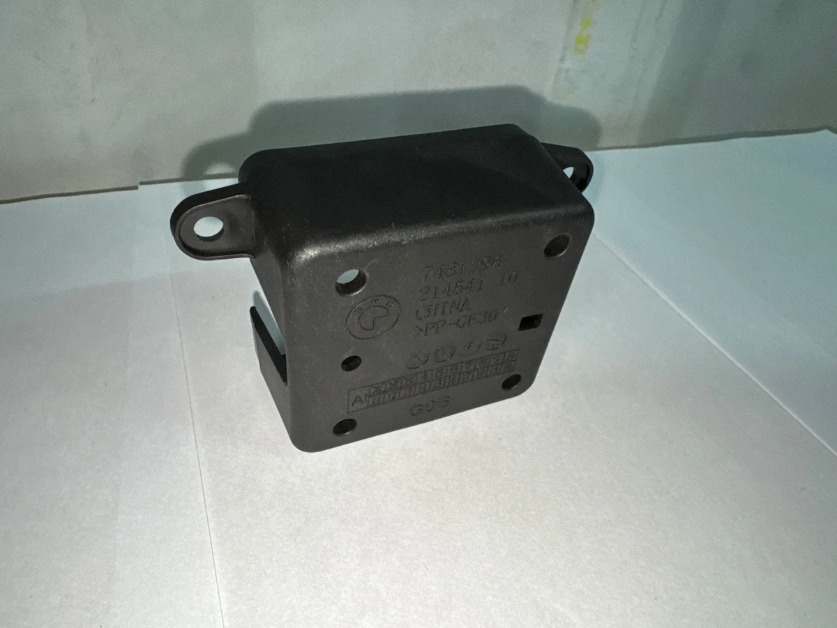 Cubierta Cámara Parachoques Delantero BMW 21454110