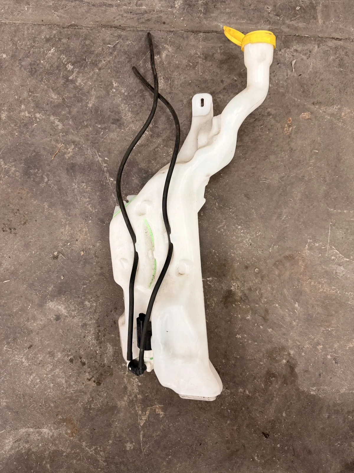 Réservoir lave-glace Renault Megane IV