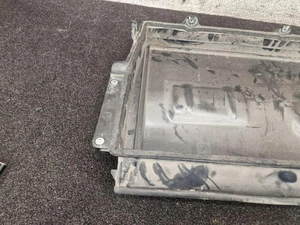 Luftfilterhus Tesla Model S 2017 107916800B image 5
