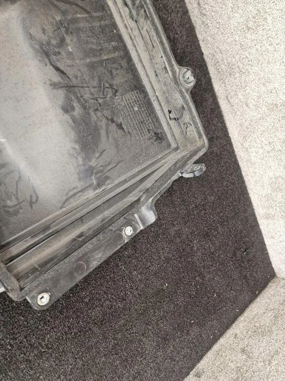 Luftfilterhus Tesla Model S 2017 107916800B image 7