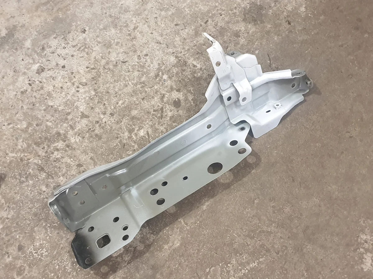 Support Avant Gauche Toyota Corolla E21 image 3