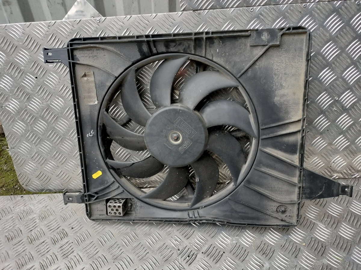 Nissan Qashqai J10 2.0 16v Ventilateur Refroidissement image 3
