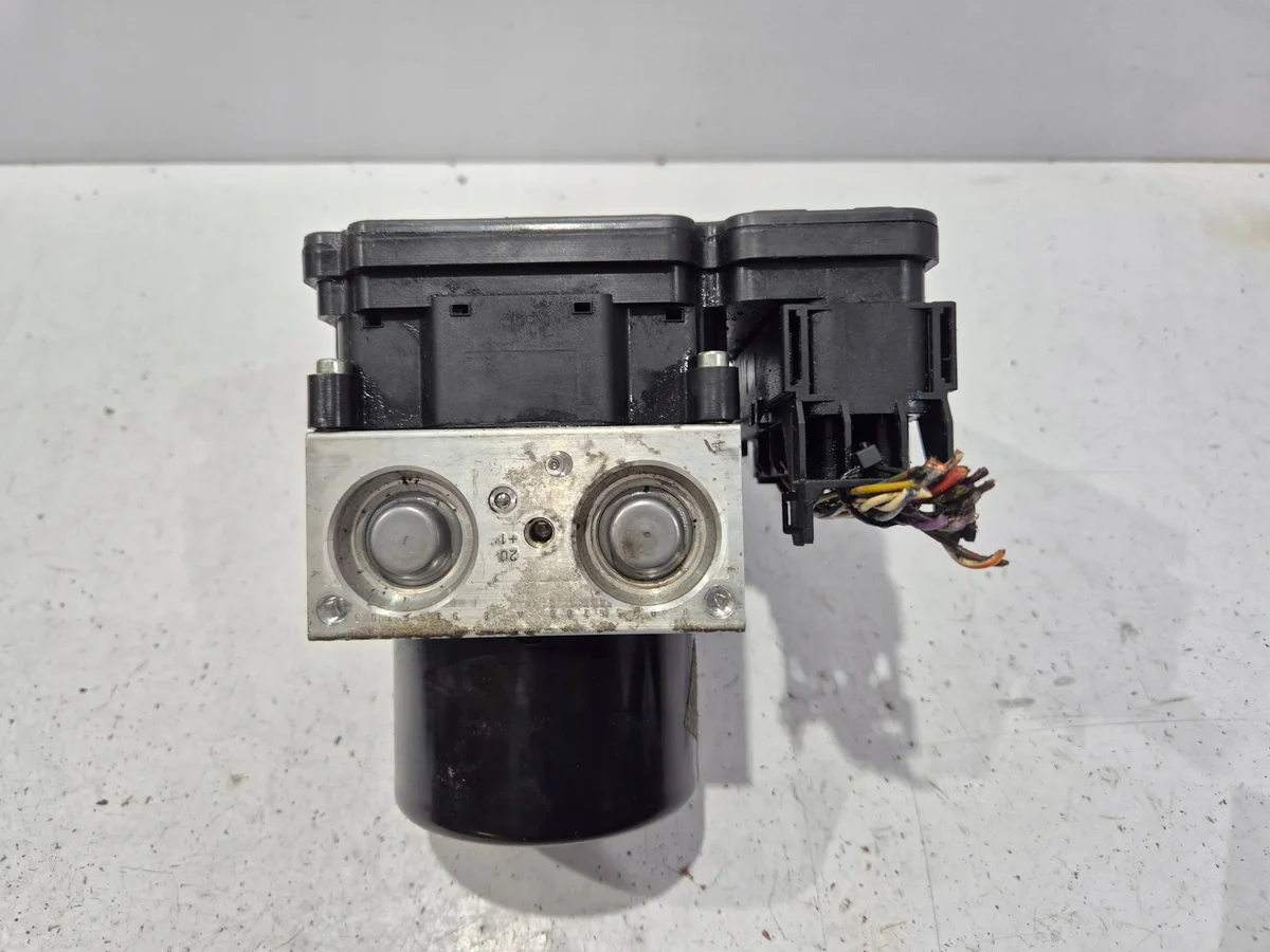 ABS-pumppu Ford Fiesta Mk7 VII AV59-2C405-EA image 6