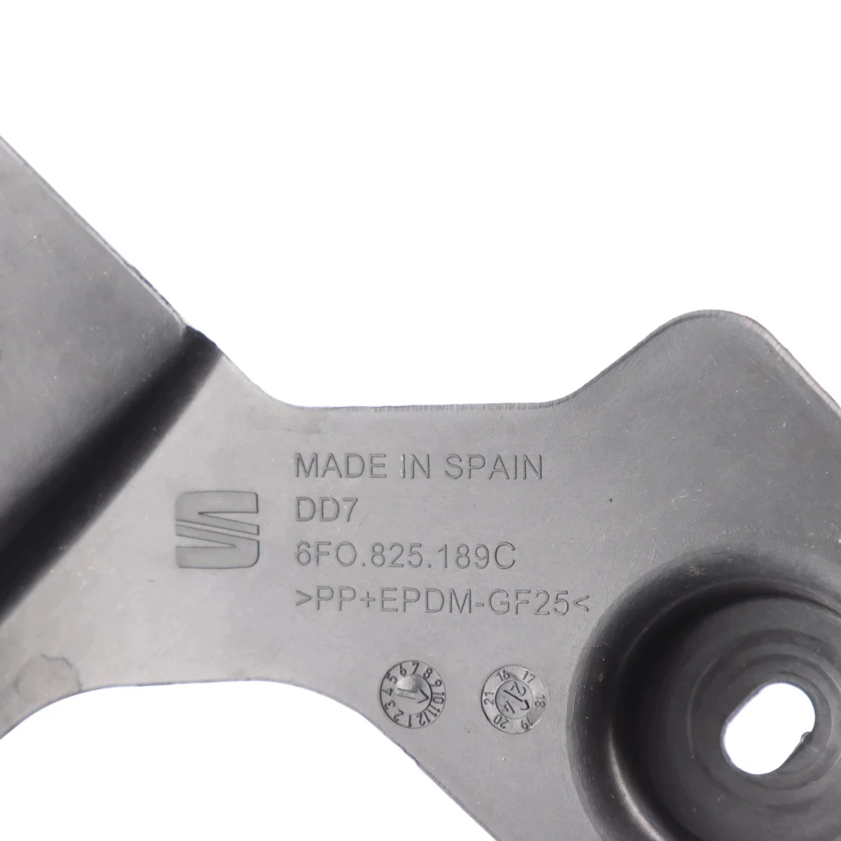 Seat Ibiza Mk5 KJ1 Halter Stoßstange Hinten Links image 5