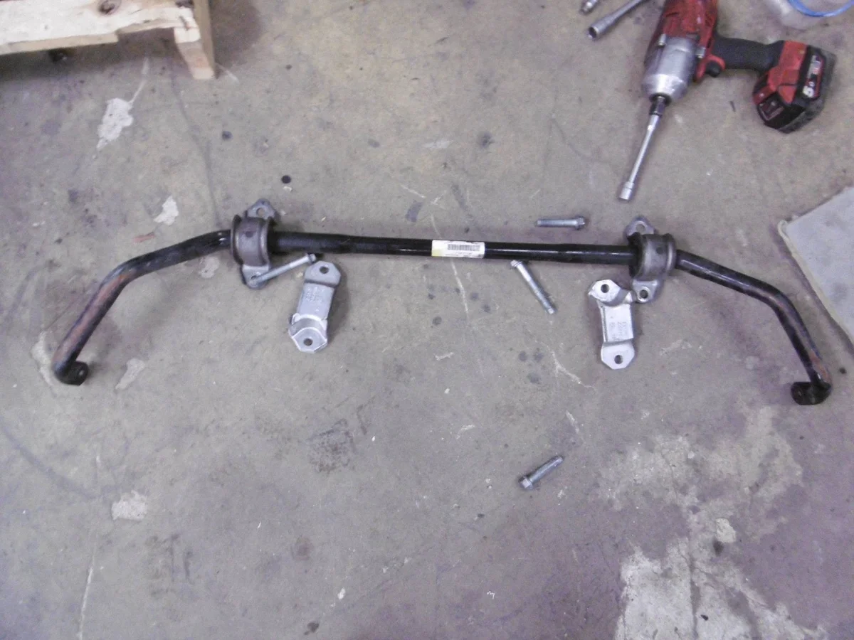 Stabilisateur avant BMW 6 F12 F13 15008100