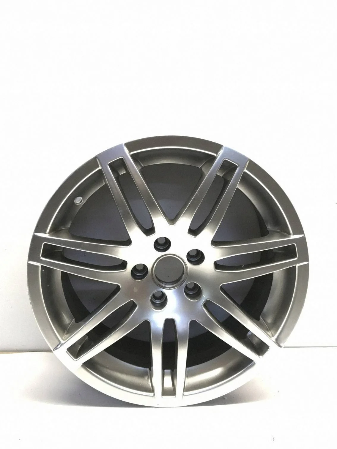 Roda de Liga Leve Audi A6 S6 C6 4F0 8.5x19