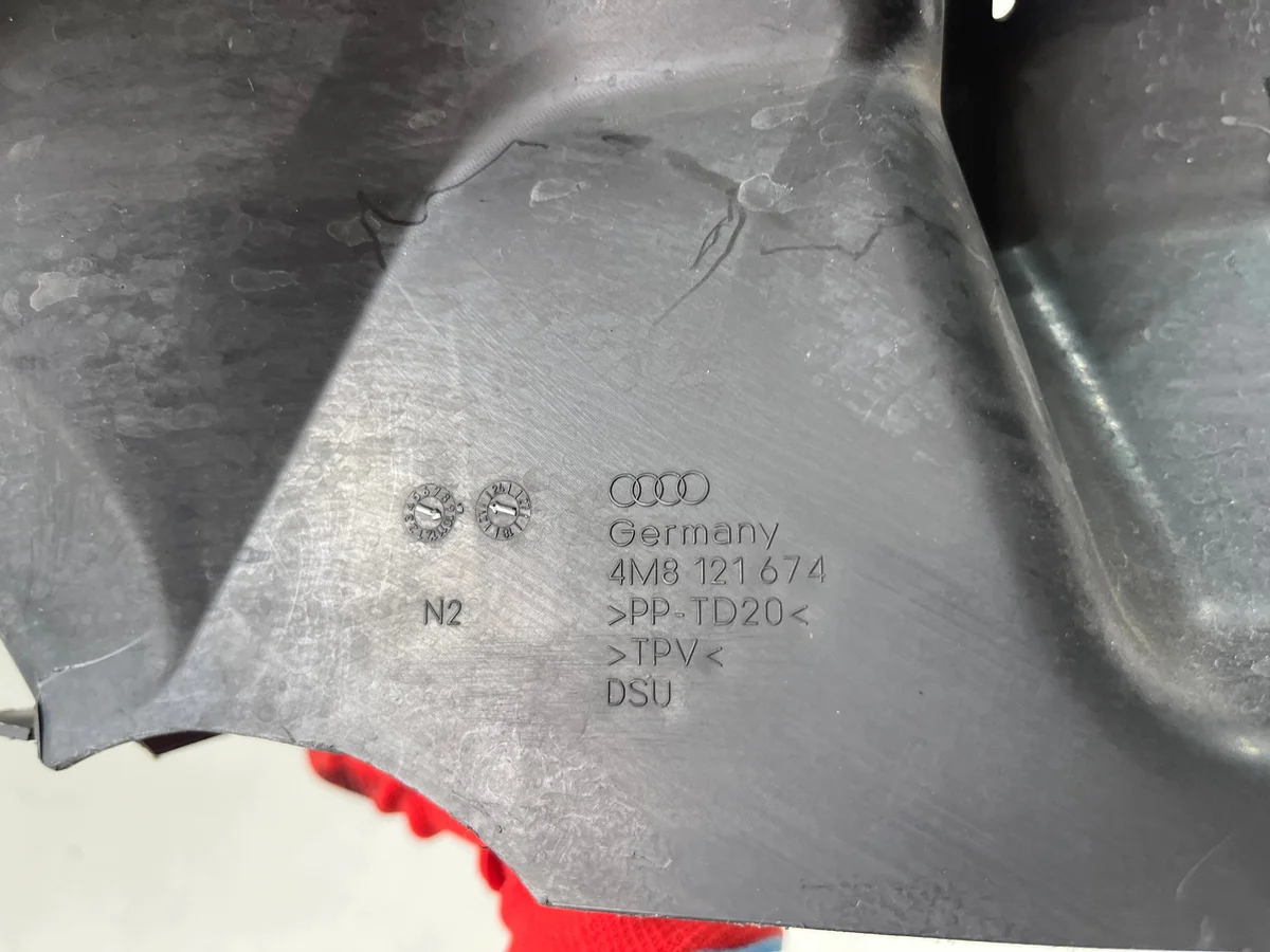 Audi Q8 RSQ8 Luftkanal Rechts Gebraucht image 10