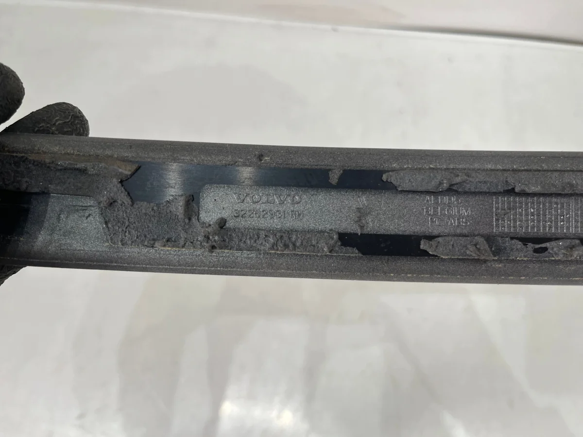 Volvo XC40 II Recharge Friso Traseiro Direito image 5