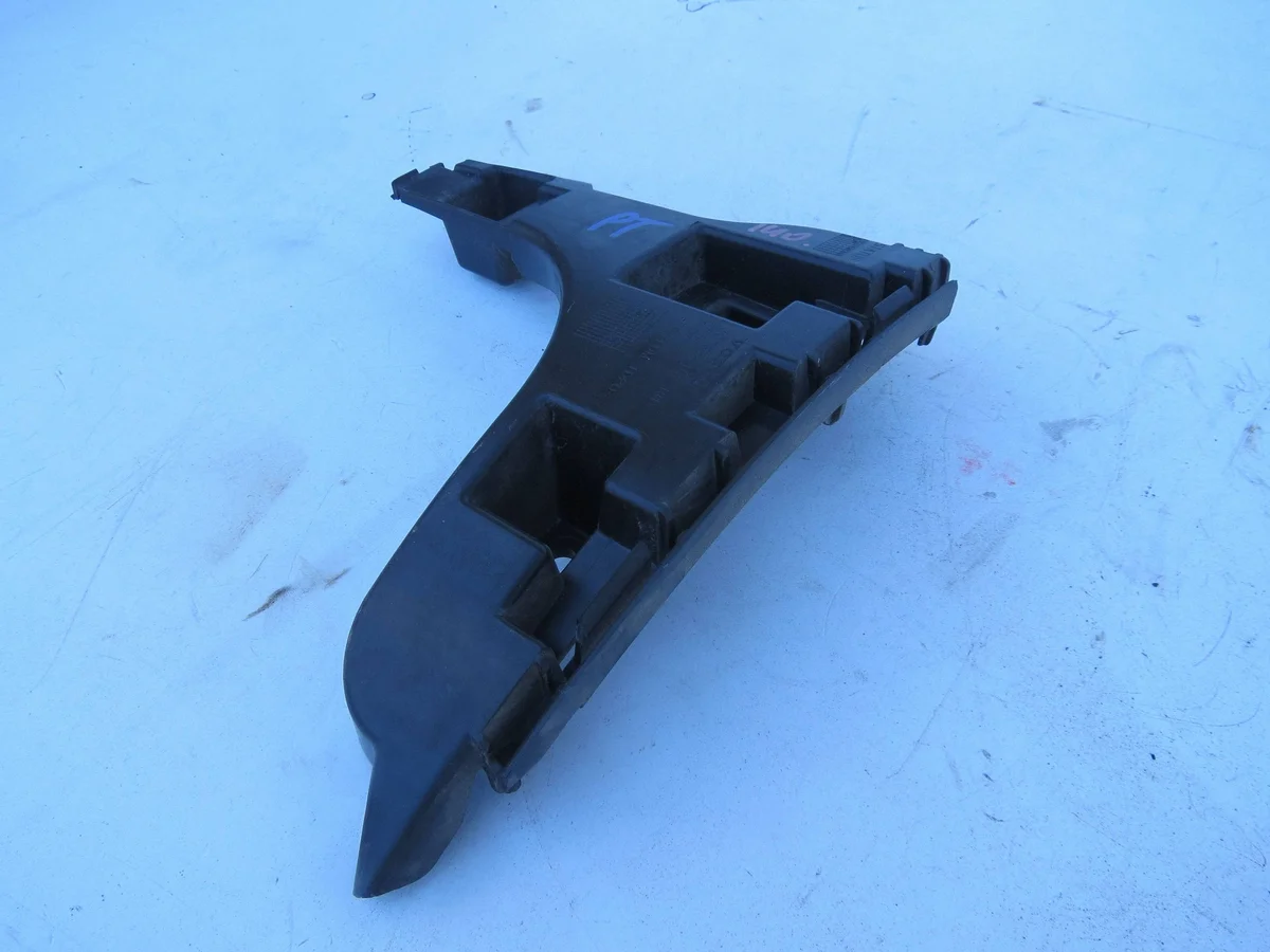 Volvo XC60 I Bumper Clip Rechts Achter 30763440 image 3