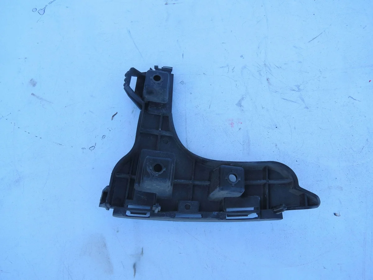 Volvo XC60 I Bumper Clip Rechts Achter 30763440 image 4