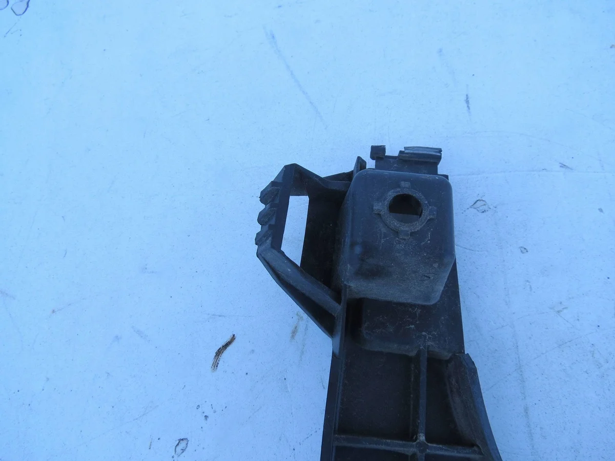 Volvo XC60 I Bumper Clip Rechts Achter 30763440 image 5