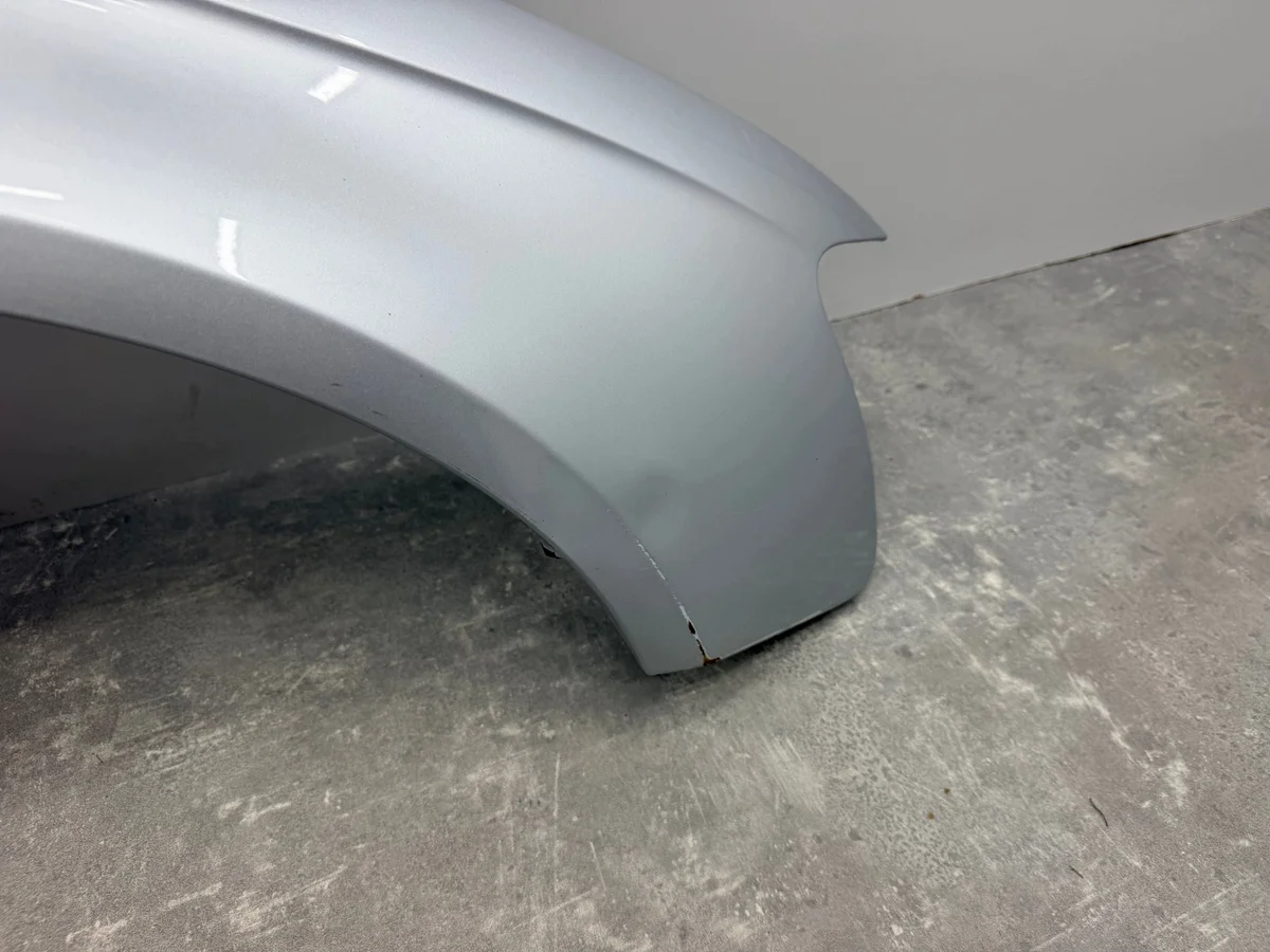 Audi A4 B8 LIFT etulokasuoja oikea image 3