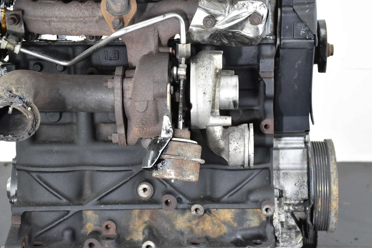 Motor 1.9 TDI 130KM ASZ Usado image 8