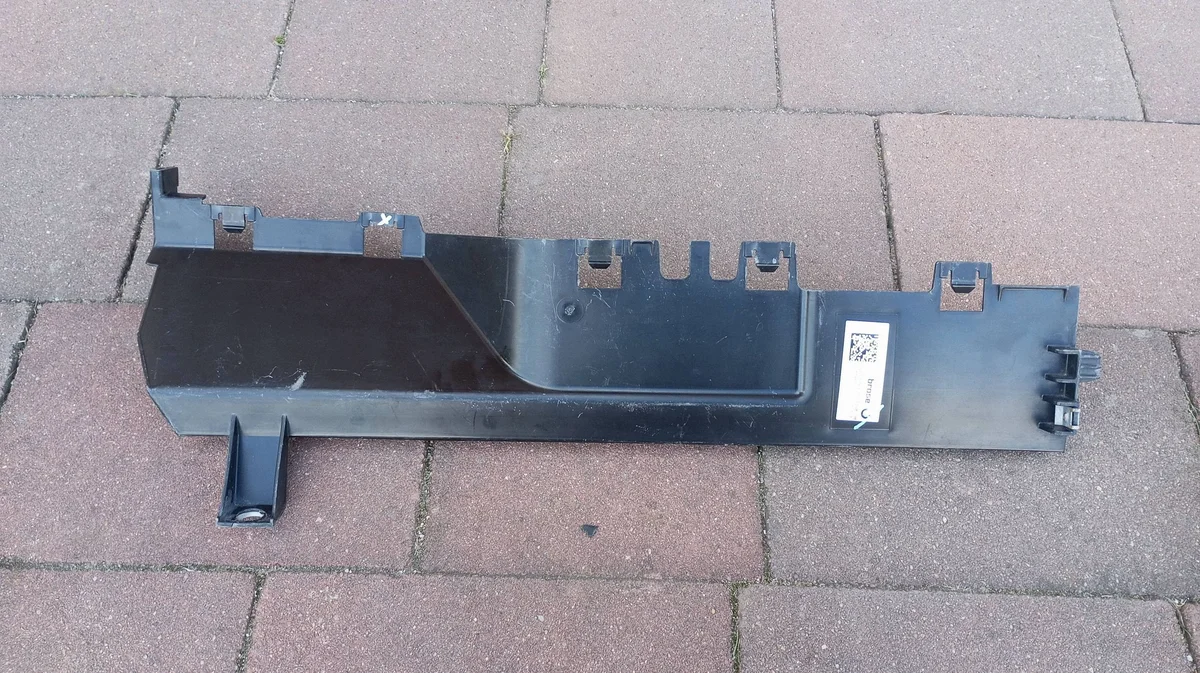 BMW X5 F15 Air Guide 8055208-08 Used