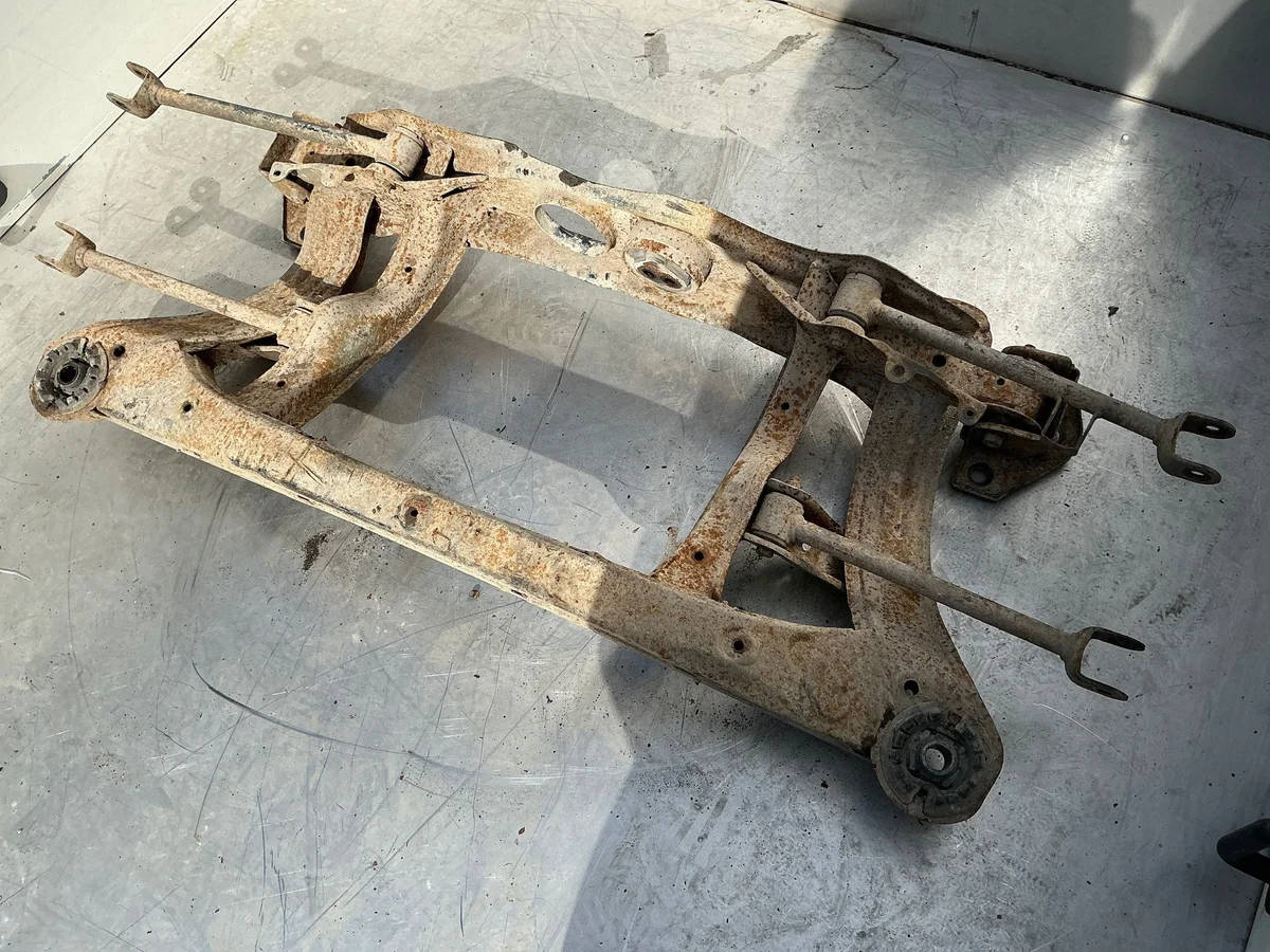 Bakre släde Lexus RX 330/350/400H MBL33475