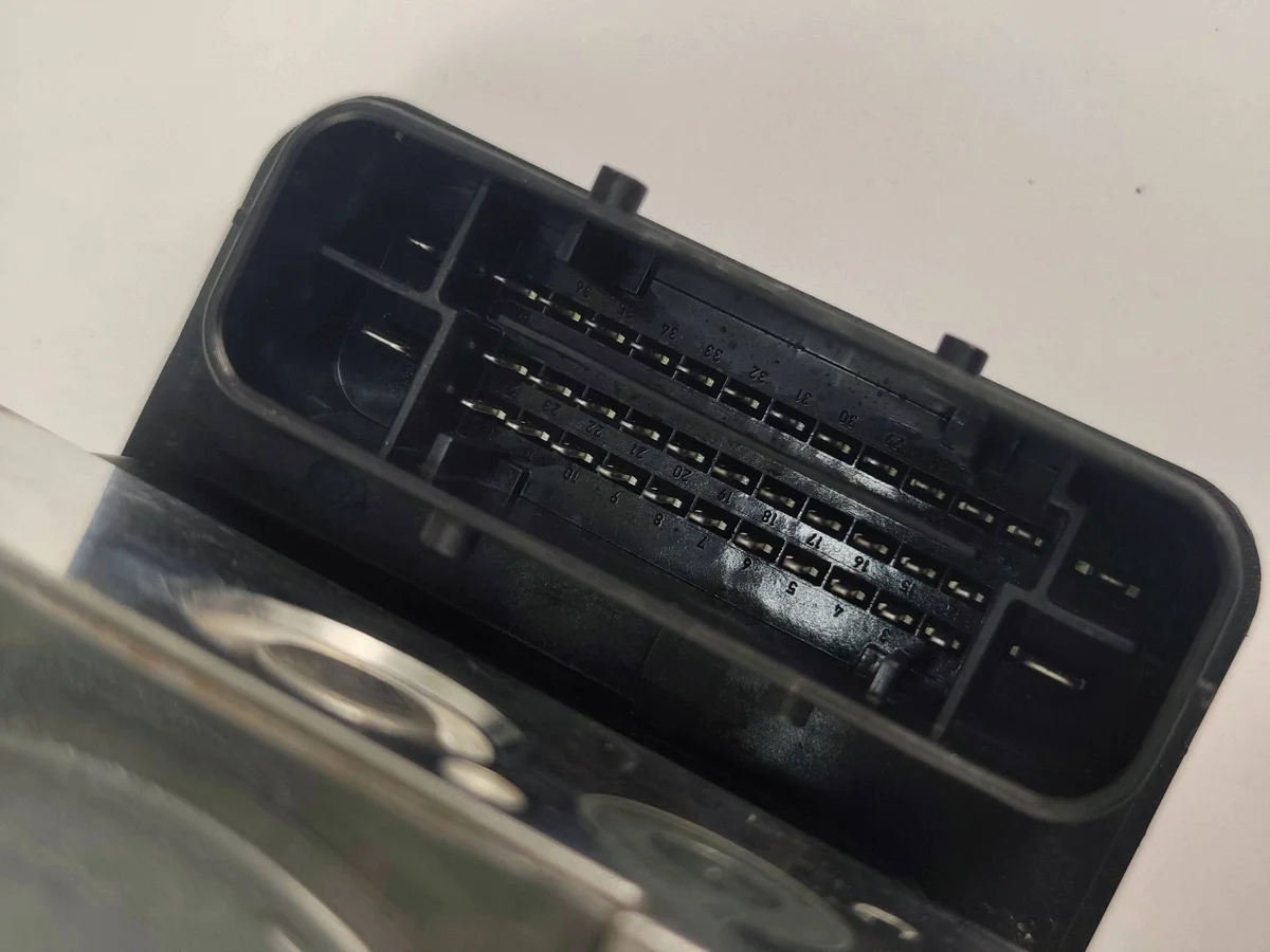 BMW 6868637 RGC22892 Parte Usata image 3