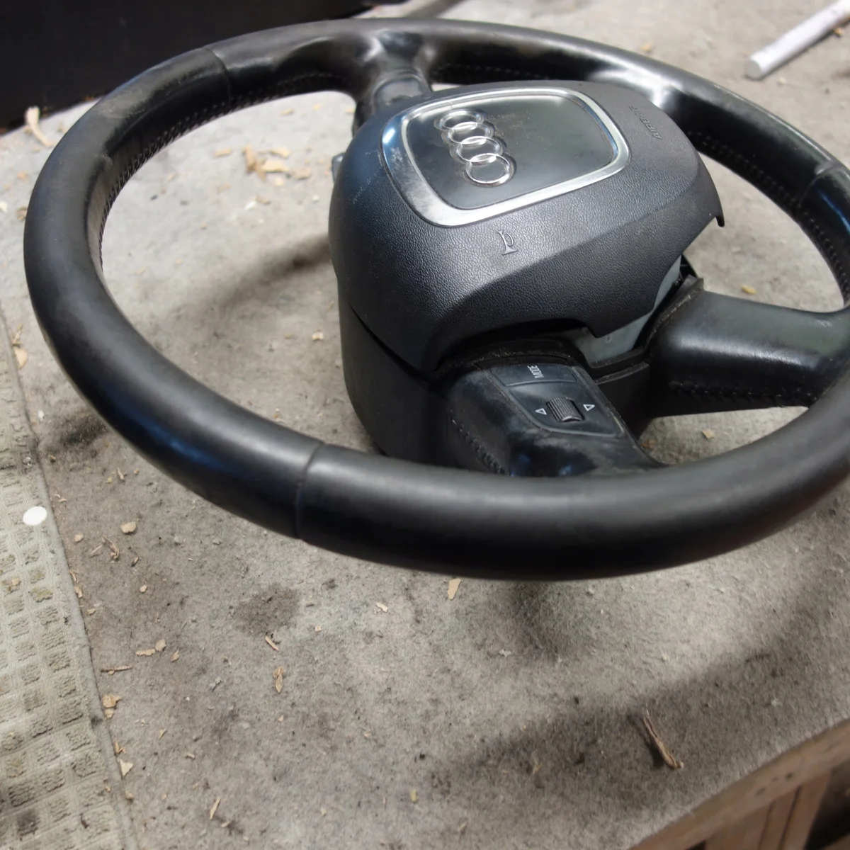 Airbag Lenkrad Audi A6 C6 gebraucht image 3
