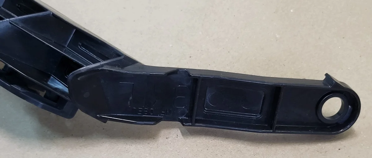Halterung Stoßstange Links Hinten Toyota RAV4 V image 4