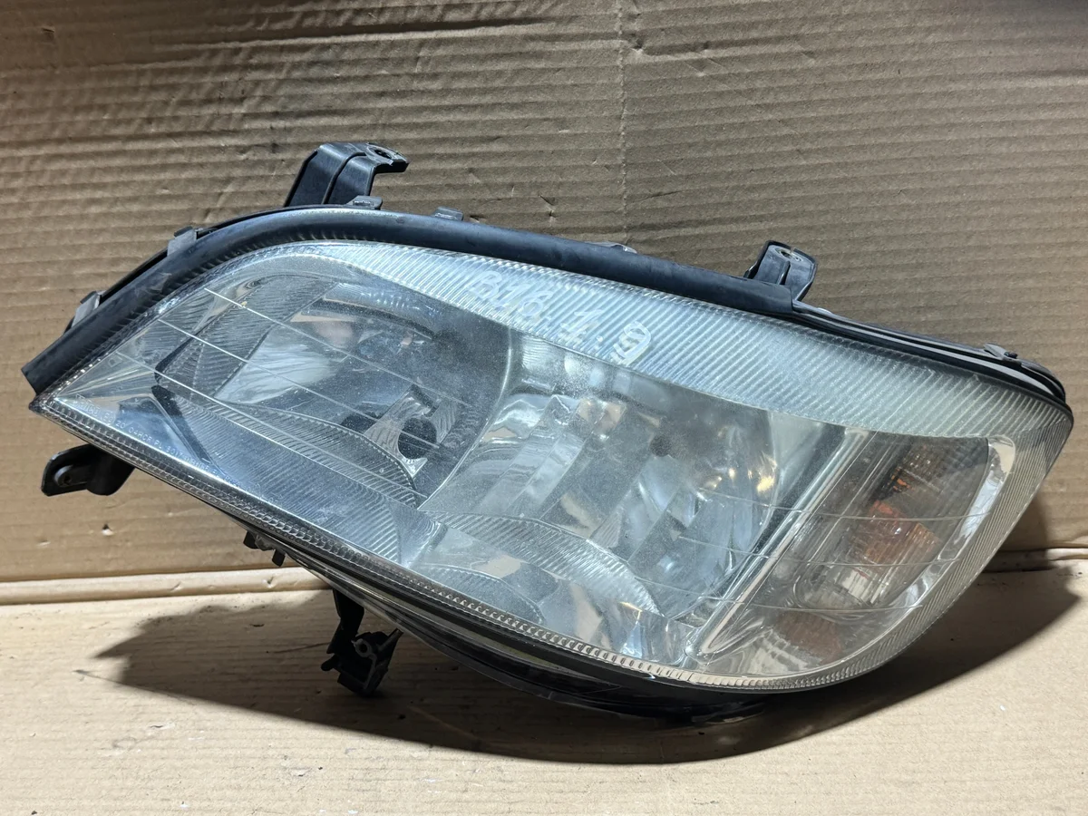 Opel Zafira A Left Headlight 90582021