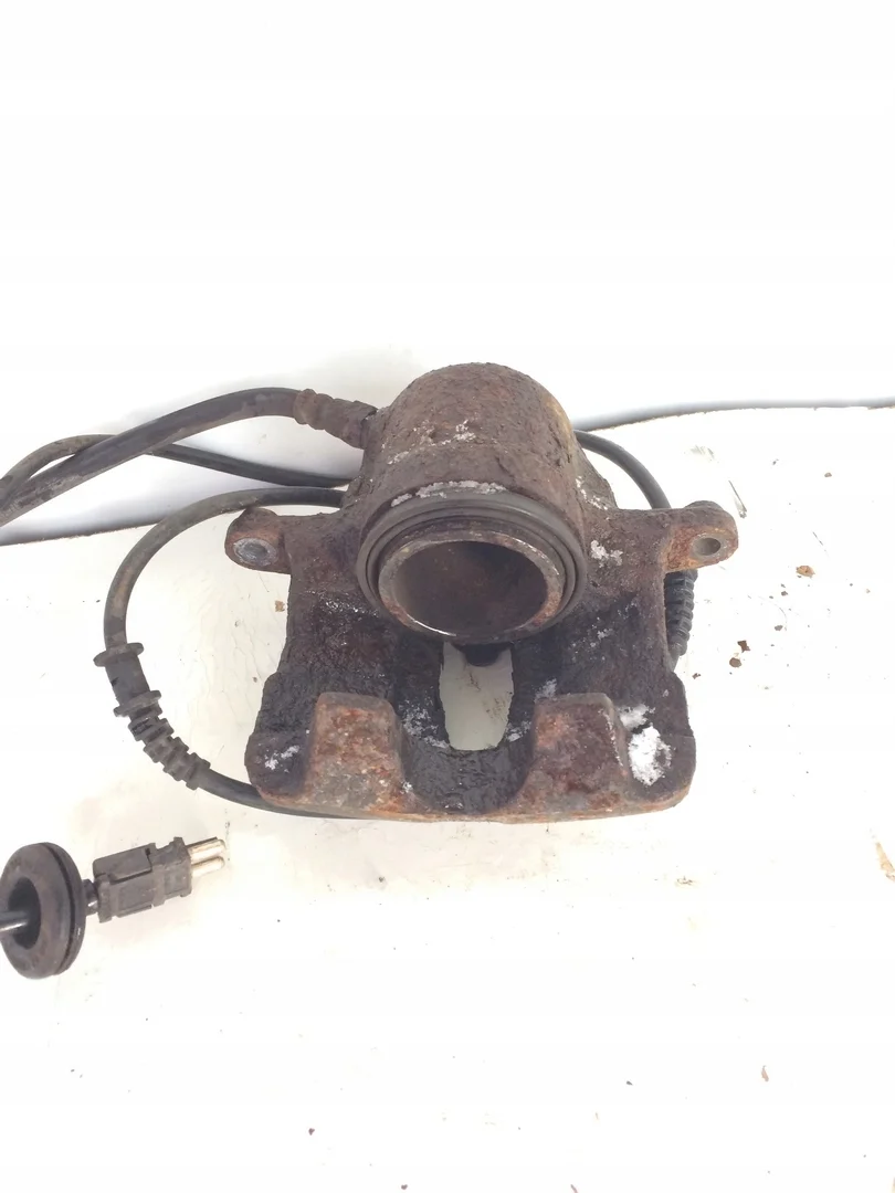 Remklauw Mercedes UA22304 Gebruikt