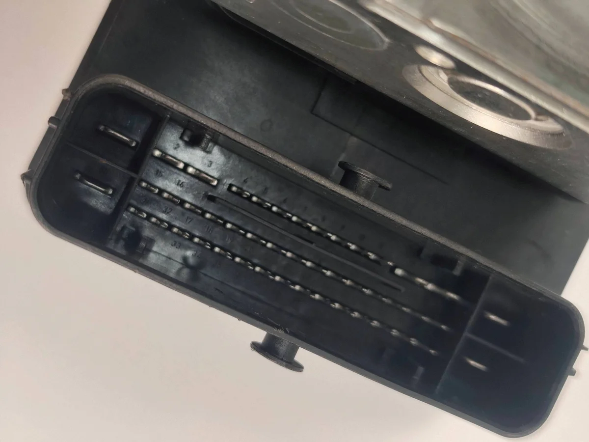 Pompa ABS BMW X1 E84 Usata image 3