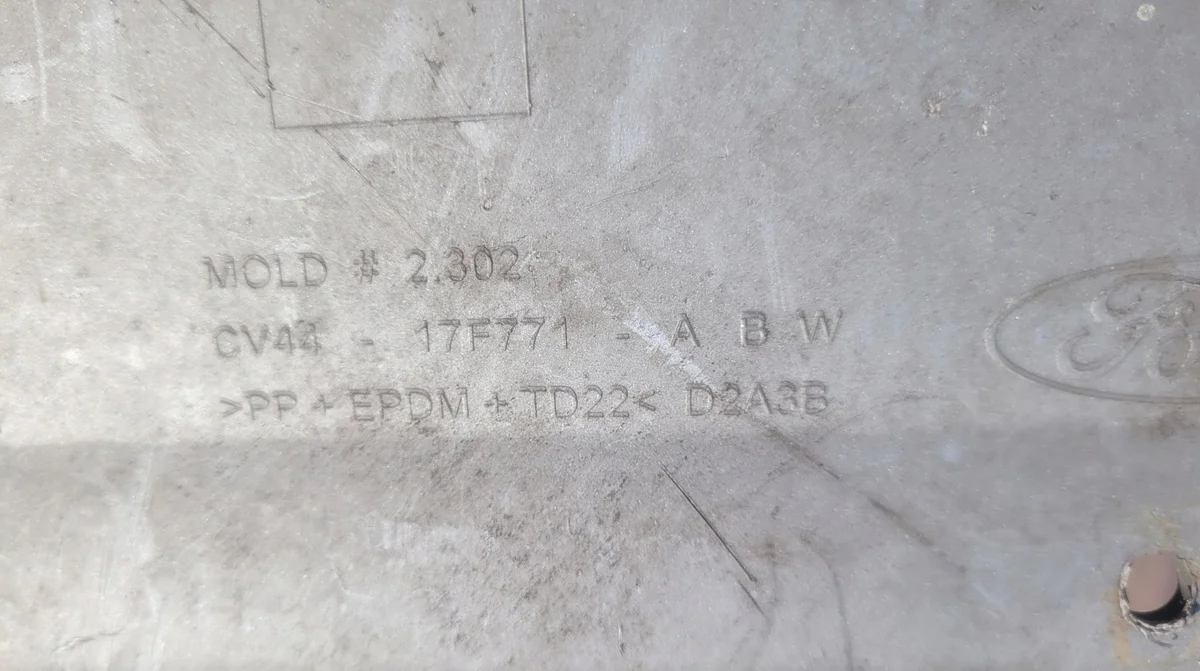 Spoiler para Ford Kuga II - Usado image 10