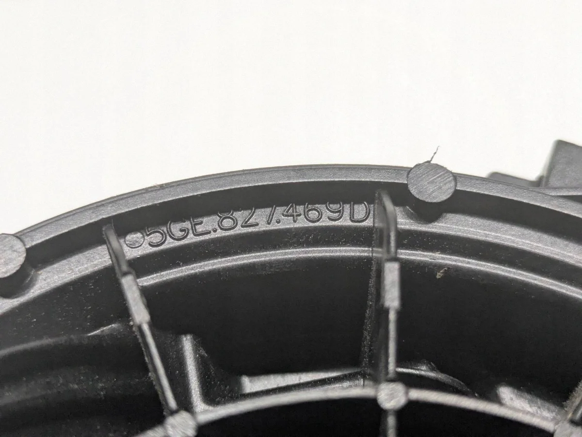 Handtag baklucka VW Golf VII Variant 5GE827469D image 3