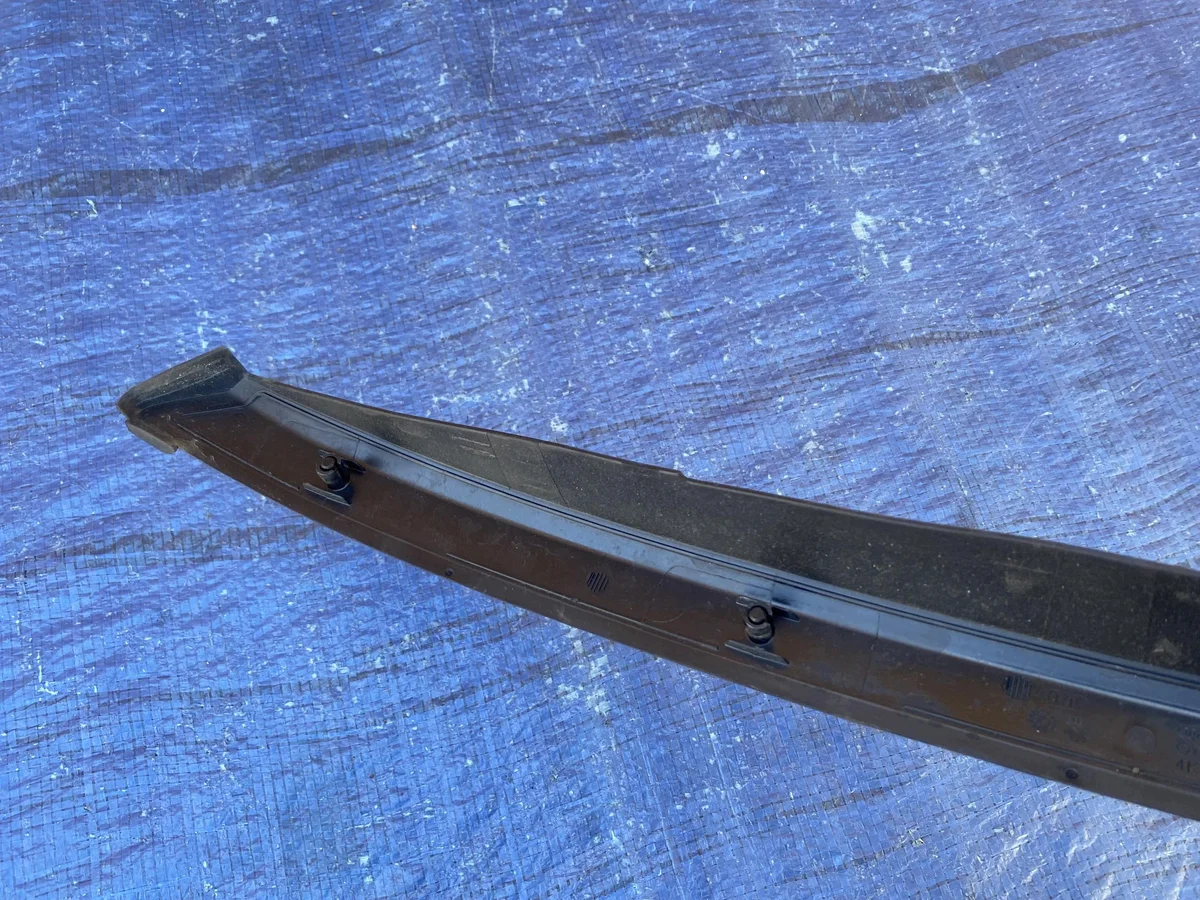 Audi A6 C8 Fender Trim Right 4K0820582 image 4