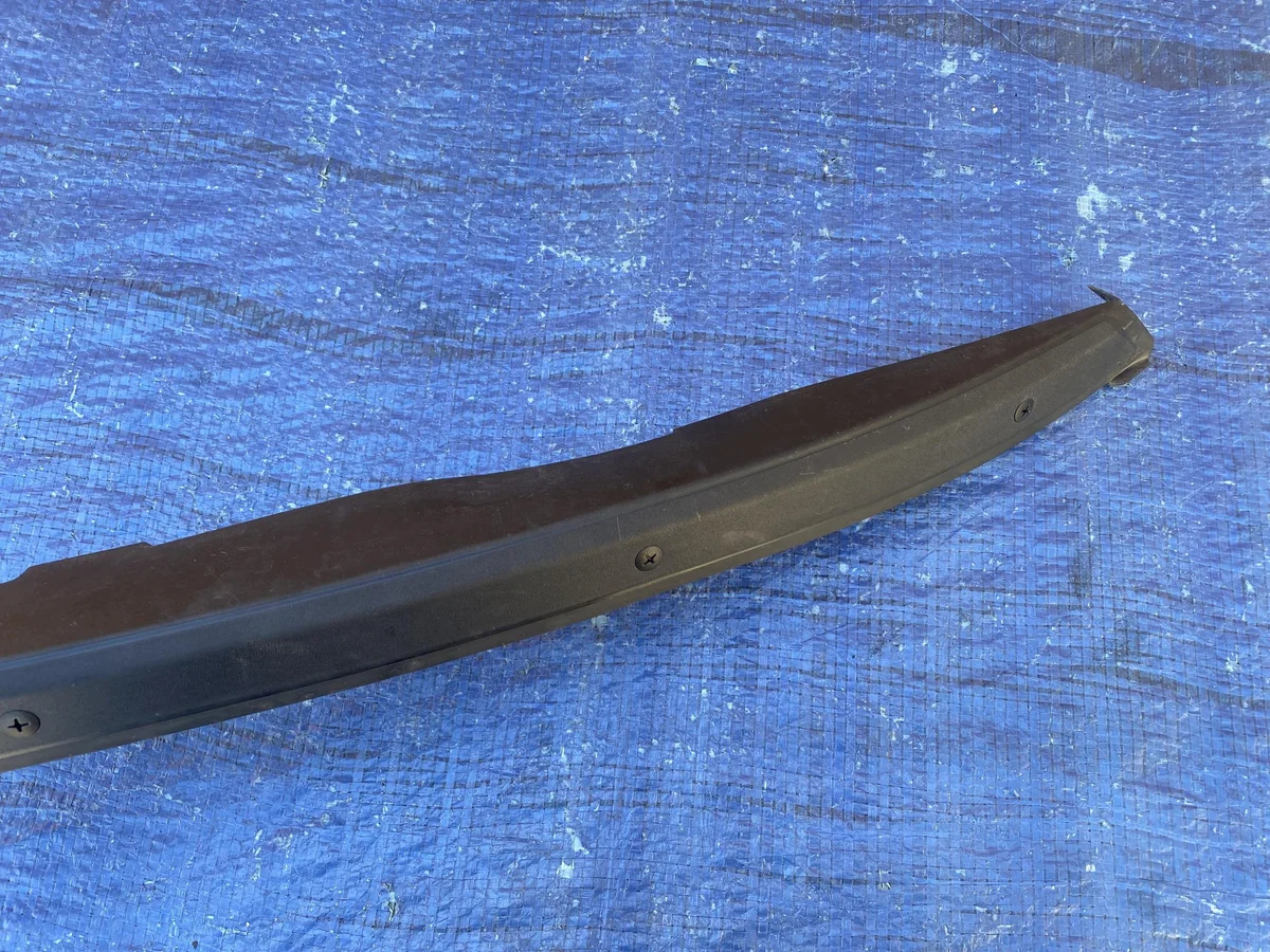 Audi A6 C8 Fender Trim Right 4K0820582 image 5