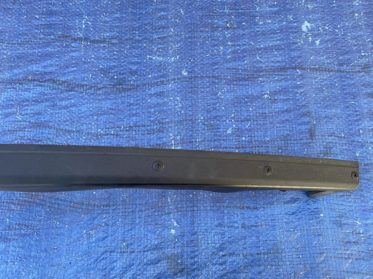 Audi A6 C8 Fender Trim Right 4K0820582 image 6