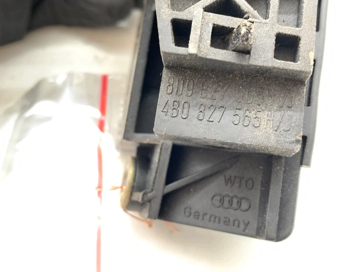 Poignée hayon Audi A3 8L Argentée image 6