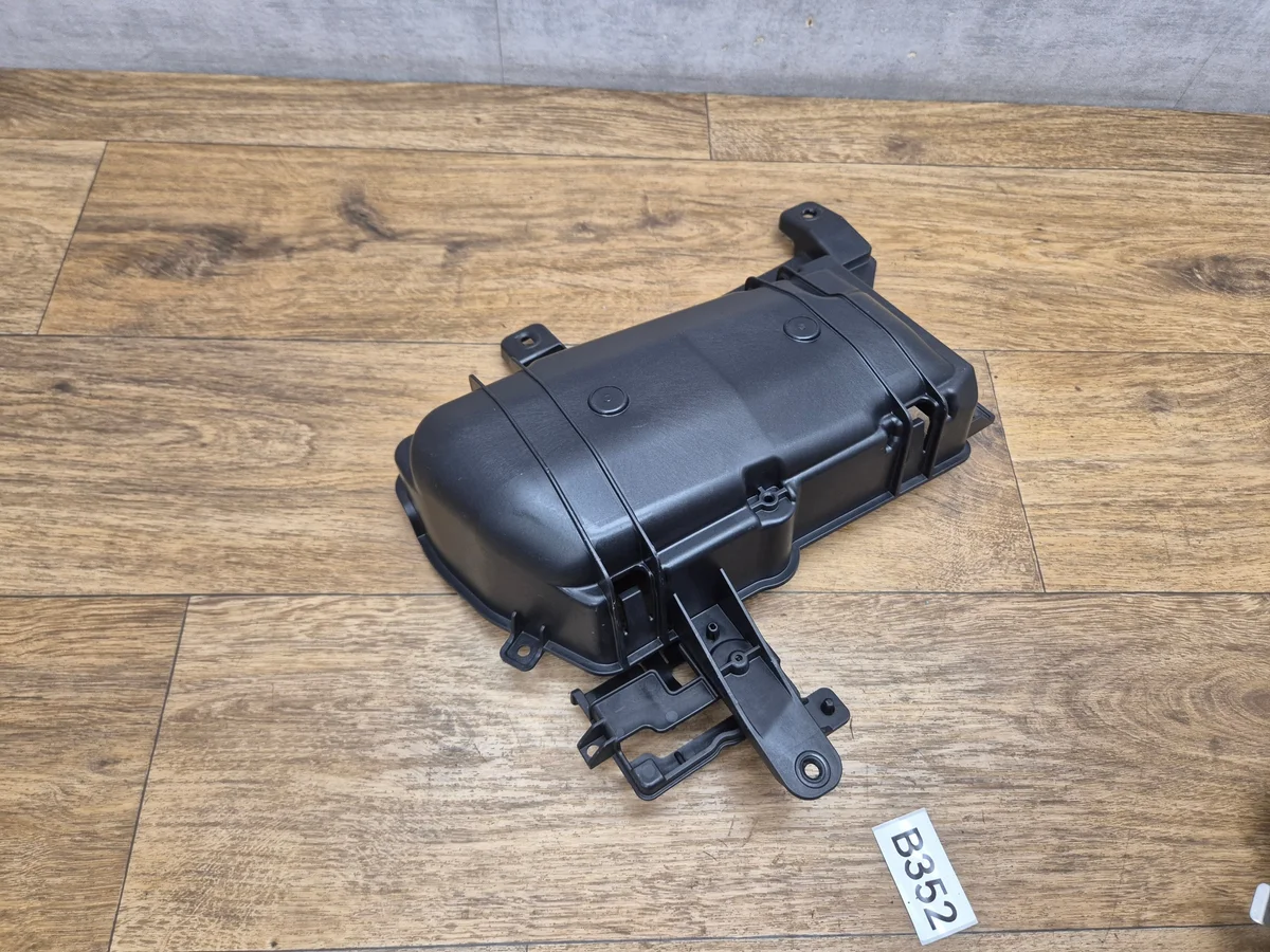 BMW G20 G21 G26 G81 G82 Stromverteiler Halterung image 3
