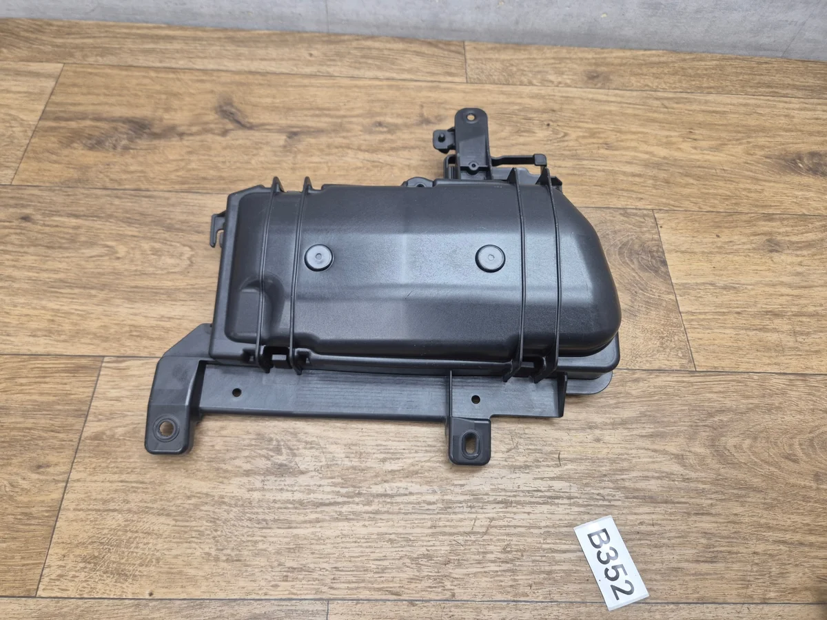 BMW G20 G21 G26 G81 G82 Stromverteiler Halterung image 4