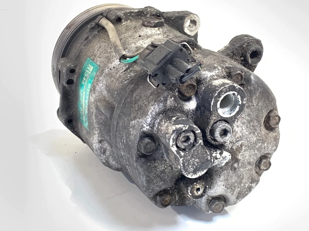 Airconditioning compressor VW Golf IV 1J0820803A image 3
