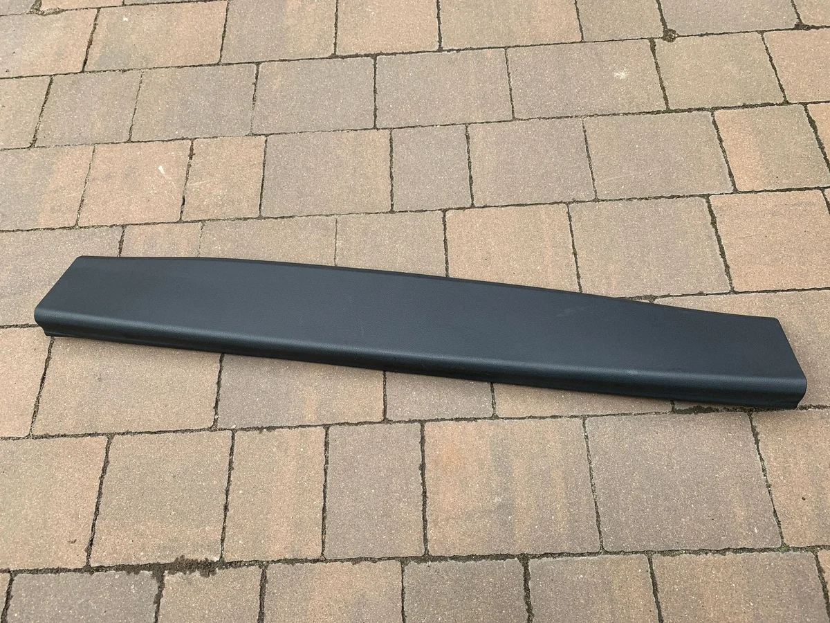SUBARU XV II 2019 Coffre Garniture Arrière OEM