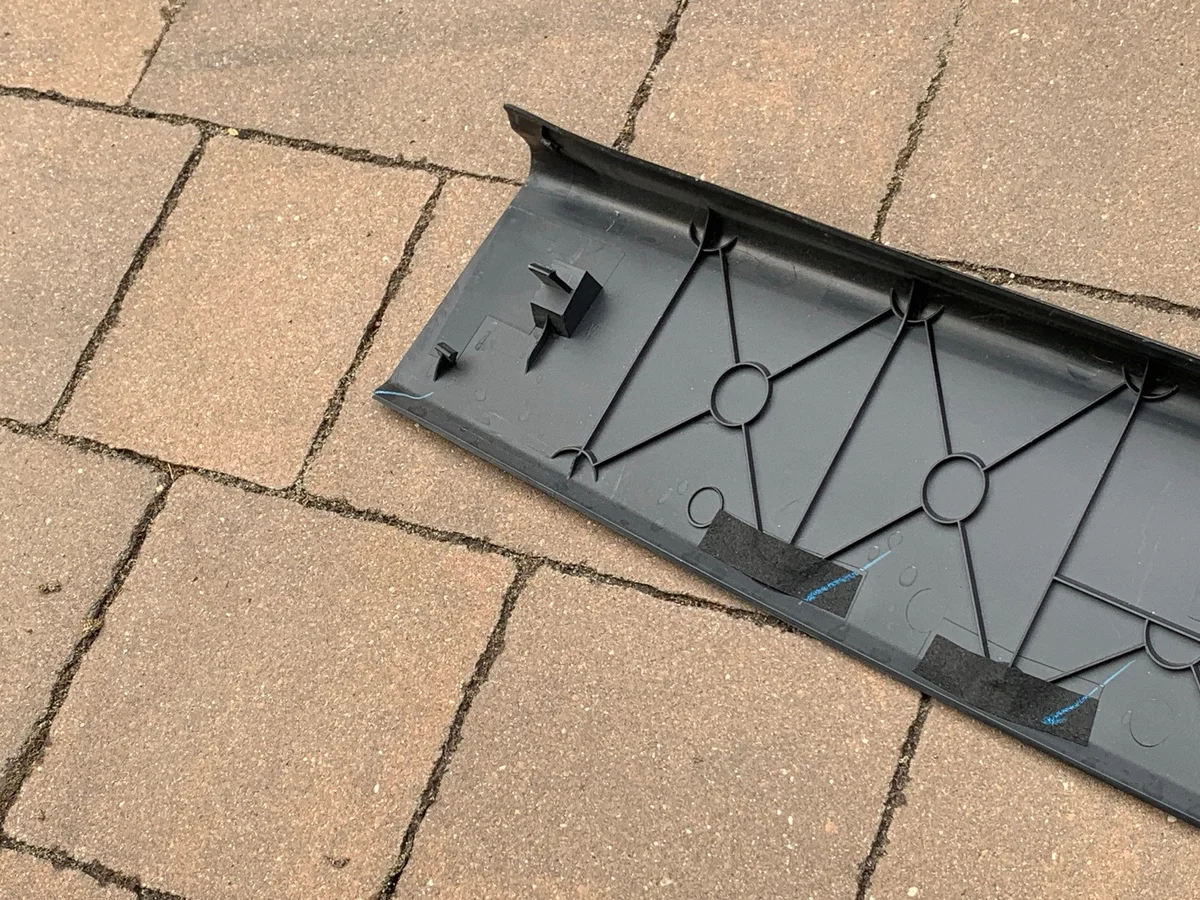 Subaru XV II 2019 Heckklappenverkleidung OE image 5