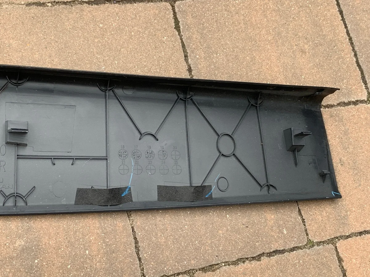Subaru XV II 2019 Heckklappenverkleidung OE image 7