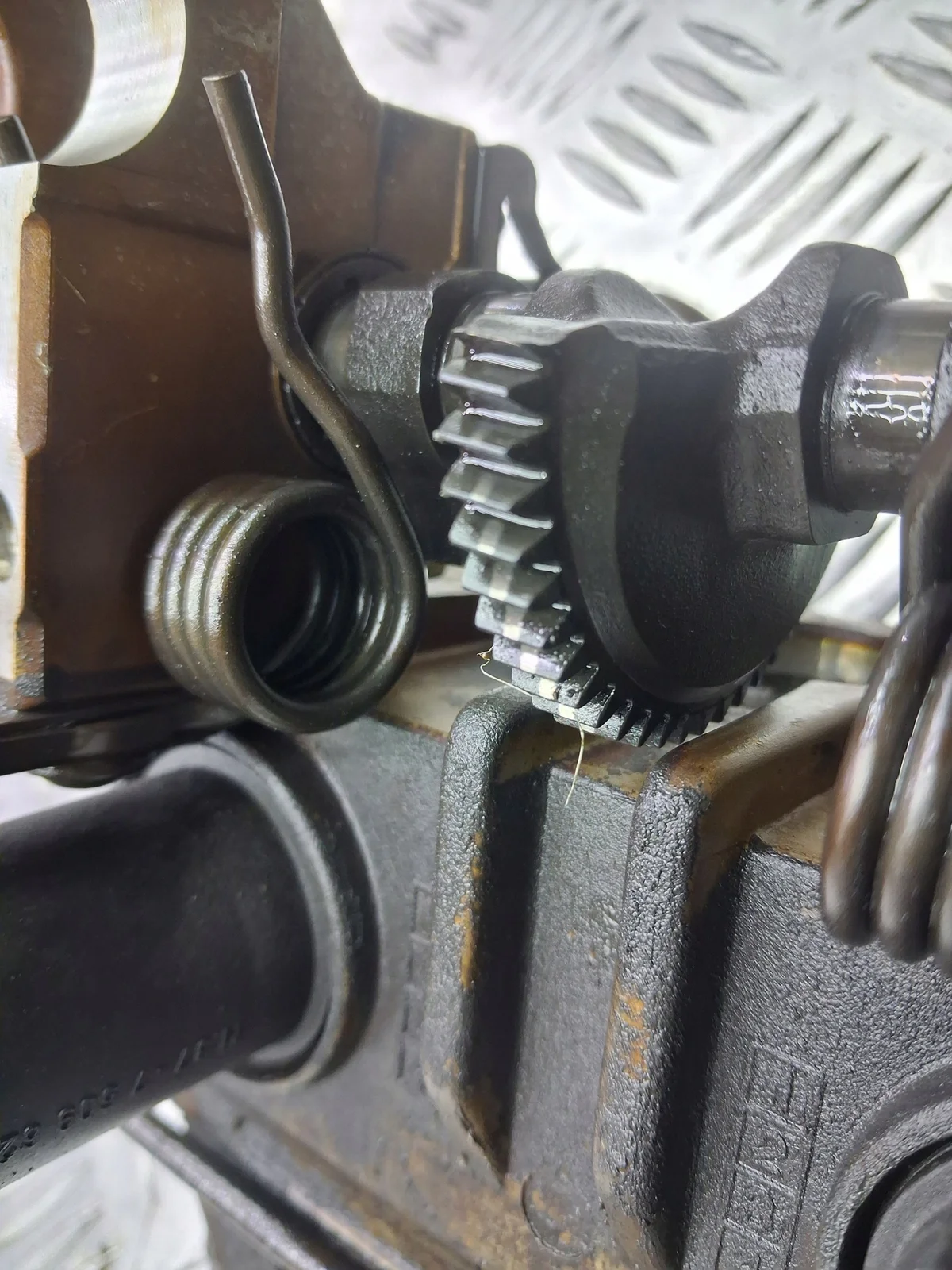 BMW 3 E90 04- 2.0B N46 Kamaxel image 6
